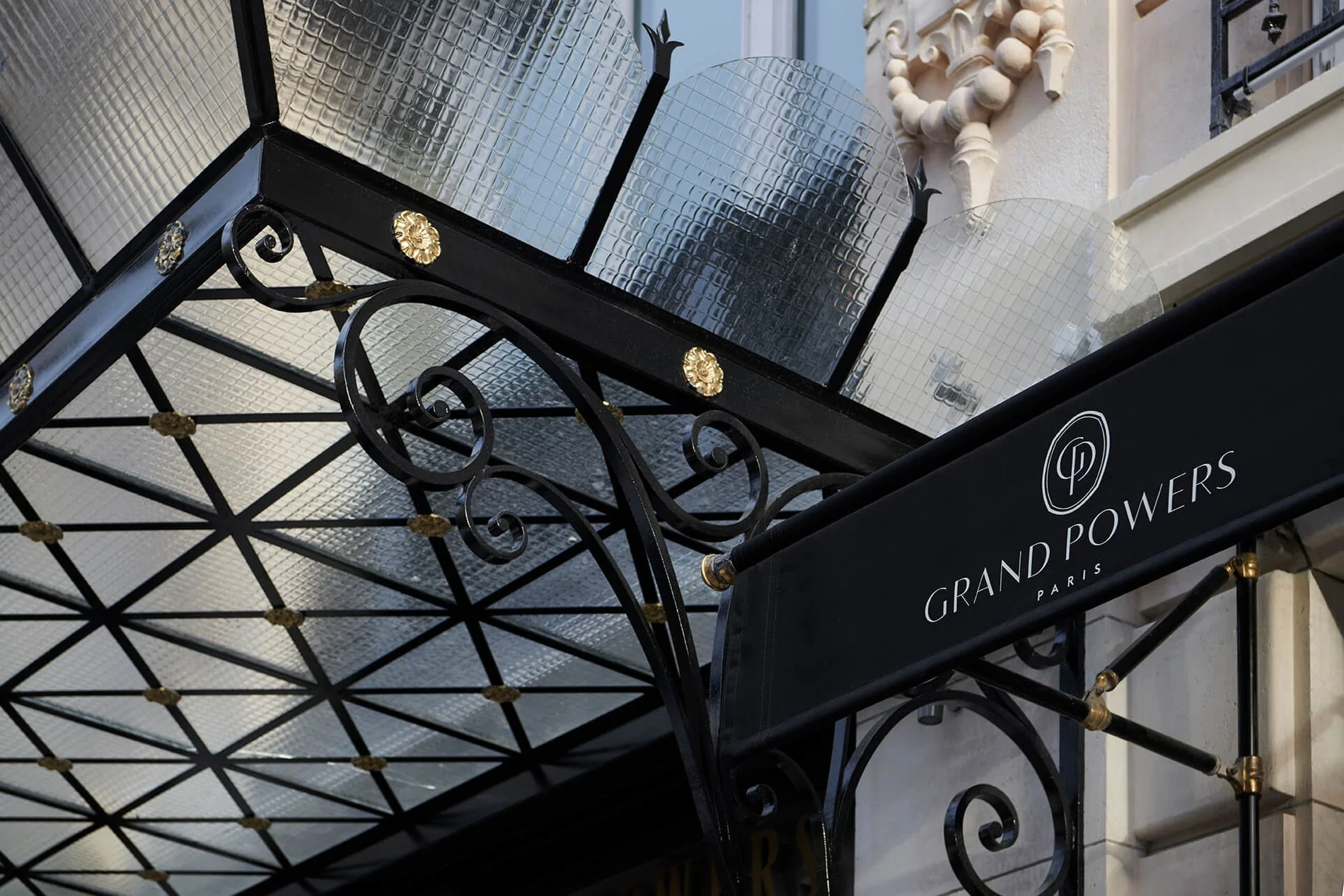 Grand Hôtel du Palais Royal | Grand Powers